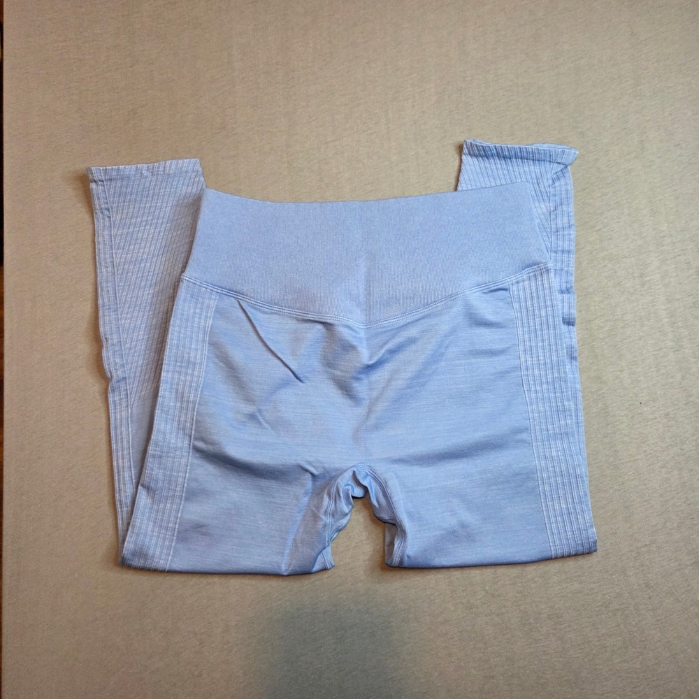 PINK Victoria's Secret Seamless Denim High-Waist Leggings Blue Large Short NWT - Picture 2 of 8